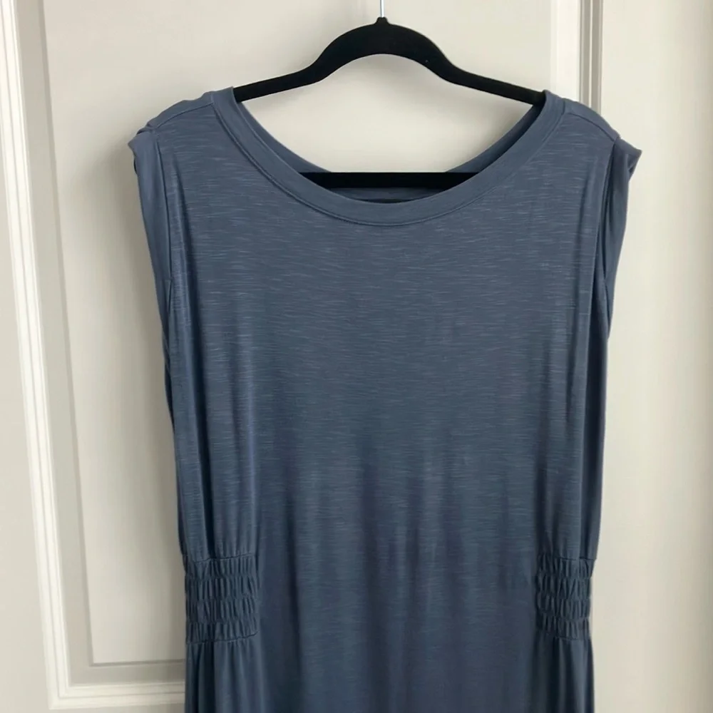 WHBM sleeveless smocked slub maxi dress - Picture 6 of 7
